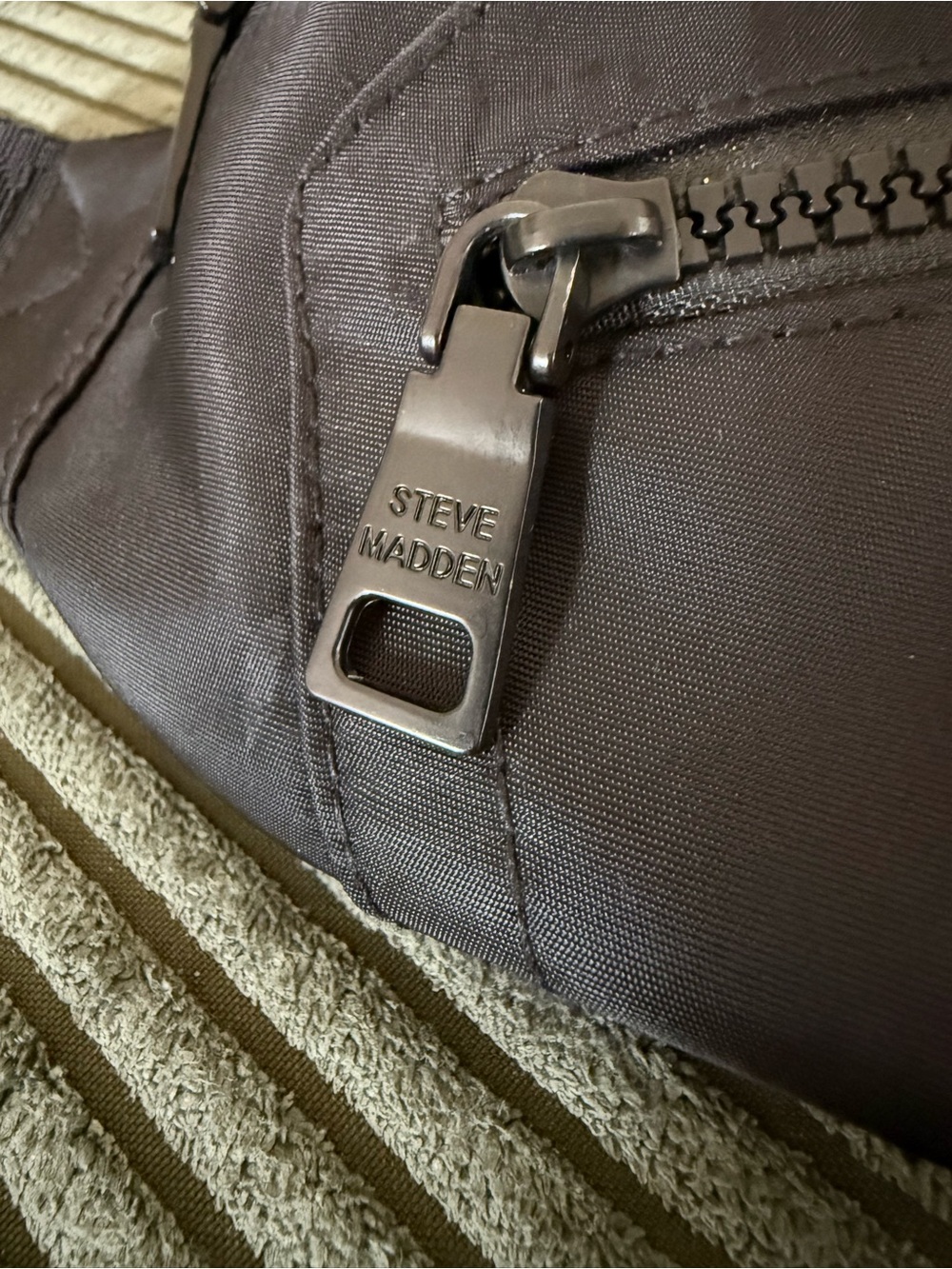 🖤 Steve Madden Black Belt Bag / Fanny Pack | EUC - Picture 5 of 9